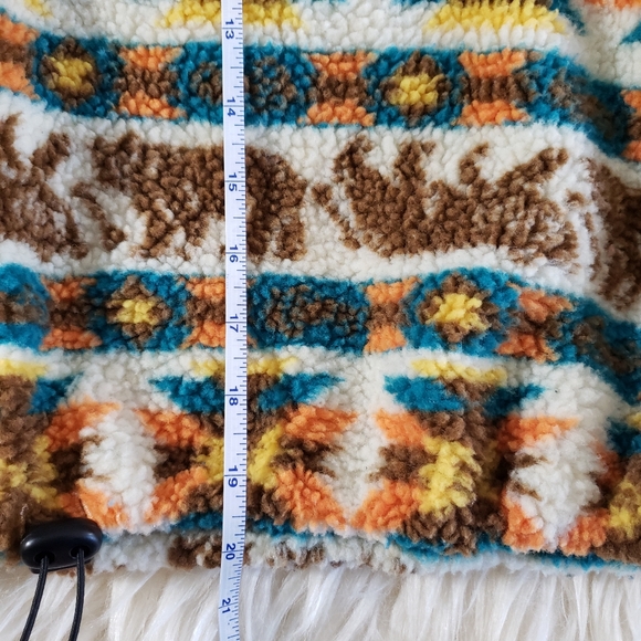 EUC Urban Outfitters Aztech Printed Half-Zip Pull Over Cropped Size Large - Picture 13 of 14